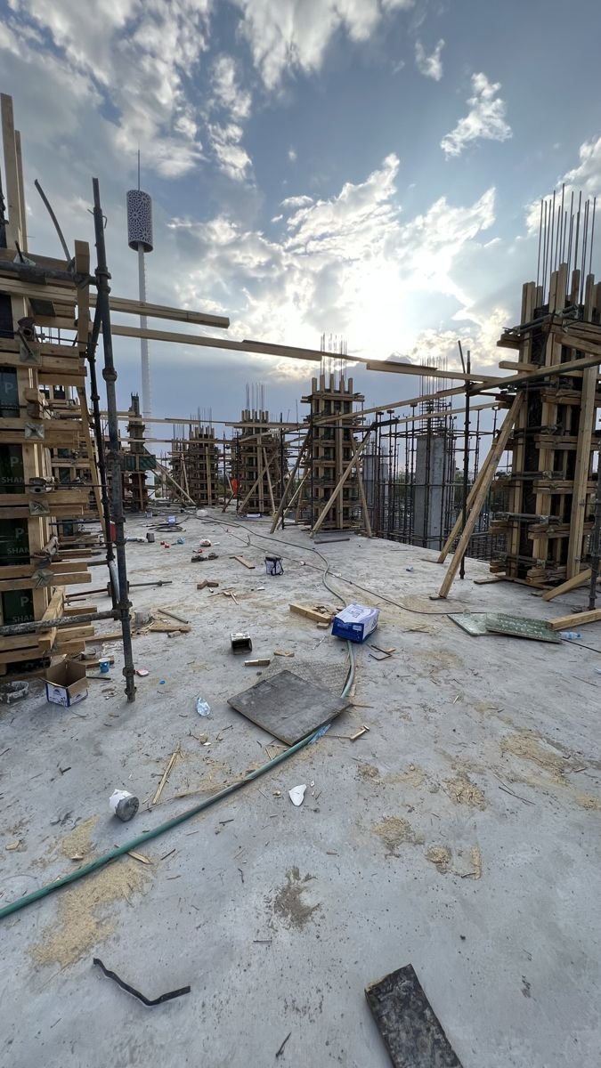 حديد تسليح الأعمدة قبل الصب